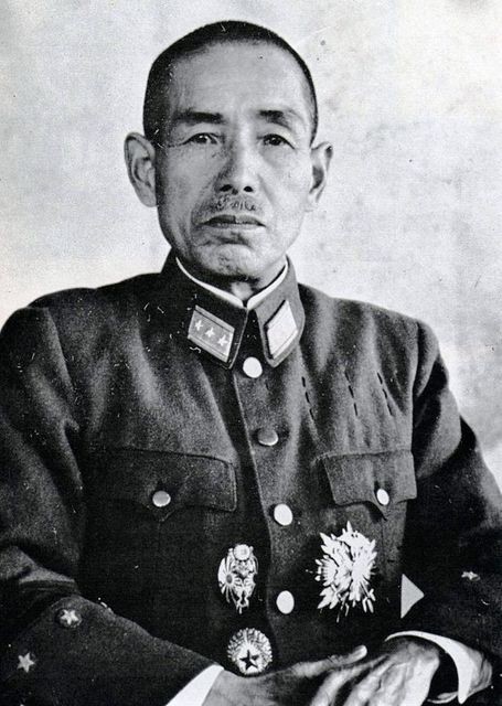 極希少昭和初期 共箱◆畑俊六 陸軍大将閣下筆『世萬輝勲偉』白磁三足香炉 蓋鉄兜型 A級戦犯・畑俊六と「盛岡八幡宮の米内光政像」 : 帝都を歩く