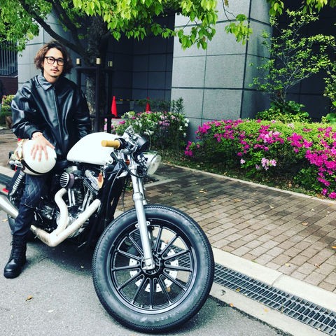 窪塚洋介 イケメンすぎるライダーショット バイクを楽しむ姿を披露 乗り物速報