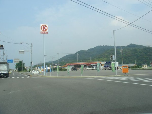 衝撃 都会のコンビニには 駐車場がないってマジか 乗り物速報
