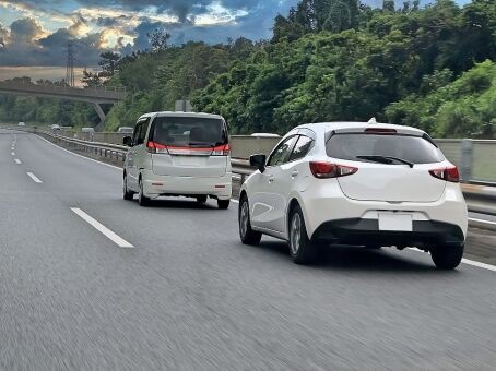 遅い車ってホンマイライラするわ 乗り物速報