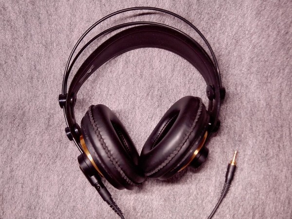 AKG K240 STUDIO : Miki's mental world Blog edition