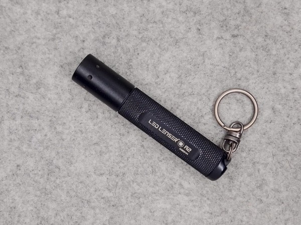 Olight i1R 2 EOS : Miki's mental world Blog edition