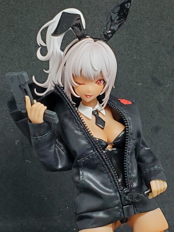 バニーガール・アイリンに合わせたオシャレパーカー！「スネイルシェル