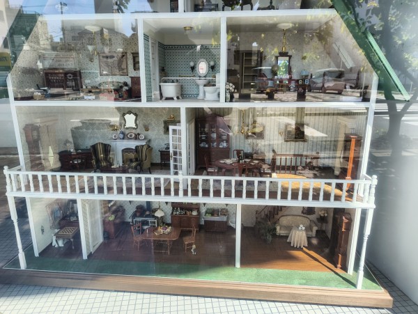 しゅな❣️オーダードールハウス❣️ 大手町のドールハウスKIMURAさん。今日もお店の前を通りたい。（沼津市