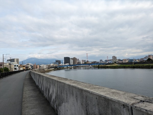 富士山見ると、「あれ？こっち側だっけ？」ってなるときある。 : 沼津