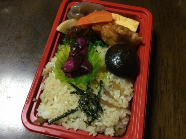 ぬまつーグルメ ローカルアイドル久保ひとみさん出演のオマージュｃｍが話題 お弁当のどんどんは沼津に２店舗 沼津つーしん