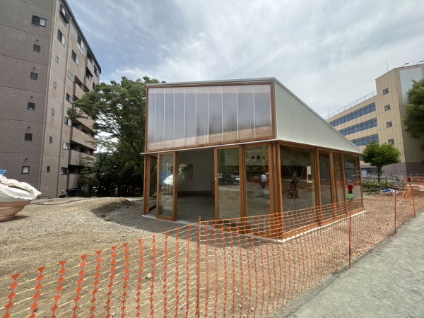 ここ、中央公園かいっ。おととい5/26(火)昼ごろ行ったら、なんかおしゃ