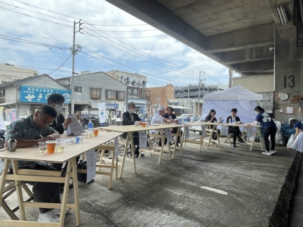 きょう15(日)14時30分ごろ。沼津の上空に飛行船が出現。調べてみたら