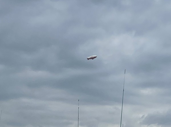 きょう15(日)14時30分ごろ。沼津の上空に飛行船が出現。調べてみたら