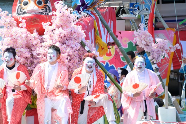 見た目はカオス、中身はガチ。4月4日は沼津の春を代表する催しのひとつ