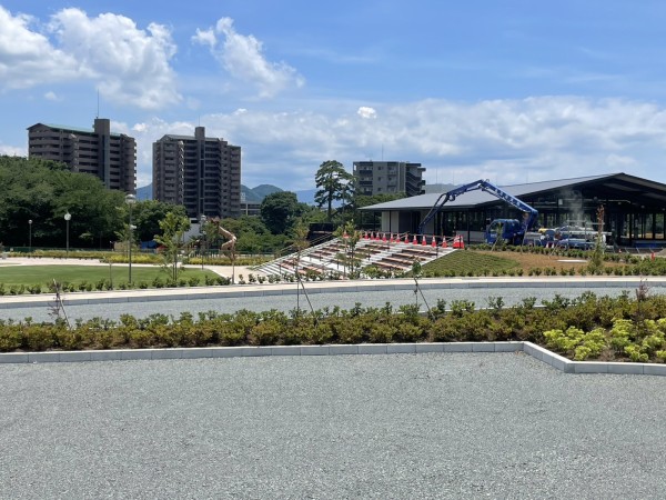 開園予定】沼津からすぐ。黄瀬川の向こうの駿東郡長泉町に 開園予定】沼津からすぐ。黄瀬川の向こうの駿東郡長泉町に