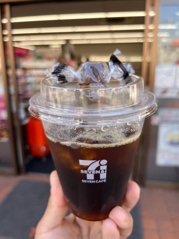 コーヒー買うとチョコレートがもらえる。きゅん。セブンイレブン沼津港