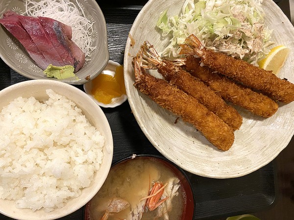 ぬまつーグルメ】駅チカでサクふわ天国。あやみ屋の「エビフライ定食