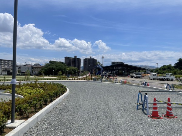 開園予定】沼津からすぐ。黄瀬川の向こうの駿東郡長泉町に 開園予定】沼津からすぐ。黄瀬川の向こうの駿東郡長泉町に