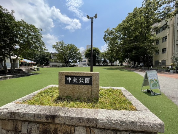 きょう4/23(木)昼ごろ行ったら、なんか建物できてた。沼津中央公園再