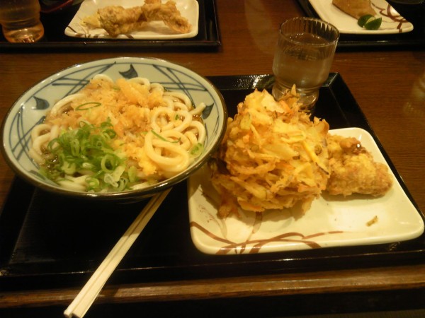 彡 ﾟ ﾟ 丸亀製麺の野菜かき揚げ130円 哲学ニュースnwk