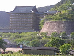 日本にある巨大新興宗教施設で打線組んだｗｗｗｗｗｗ 哲学ニュースnwk