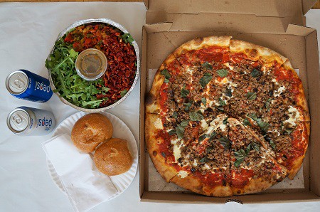 久々のピザのデリバリー Nyスタイルのお料理教室ーnycookingのブログ 東京目黒 ニューヨーク Since 04