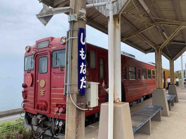下灘駅 は駅からの眺望が抜群で知名度はメジャー級 中予 愛媛 つーしん