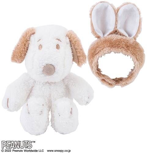 ローソン・HMVで販売。うさ耳フードをかぶったスヌーピーのぬいぐるみ