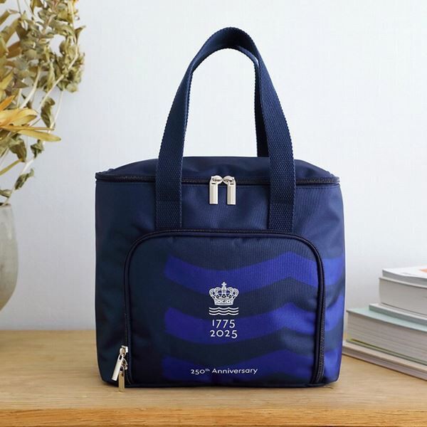 宝島社から「ロイヤルコペンハーゲン」250周年を記念したピクニック