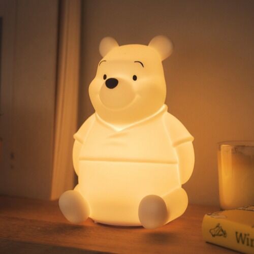 あたたかな光で癒される、くまのプーさんのLEDライトが登場 : 落穂log
