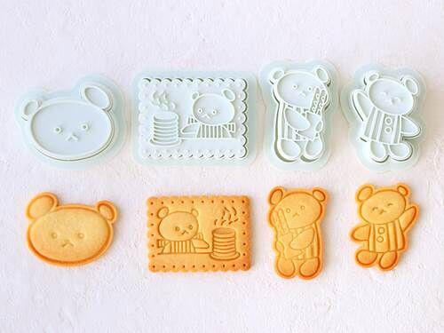 製菓サイトcottaから「こぐまちゃんのえほん」の限定クッキー型と