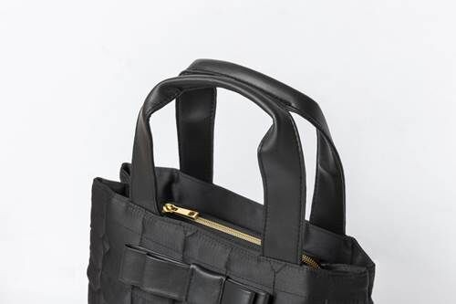 JILL STUARTからマルチショルダーバッグとキルティングバッグが付録の