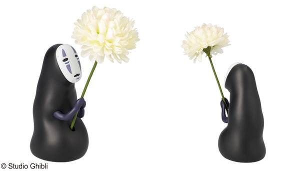 千と千尋の神隠し　ちび輪挿し　カオナシの捧げもの　一輪挿し ジブリキャラクターがお花を抱えるデザインの一輪挿しが登場 : 落穂log