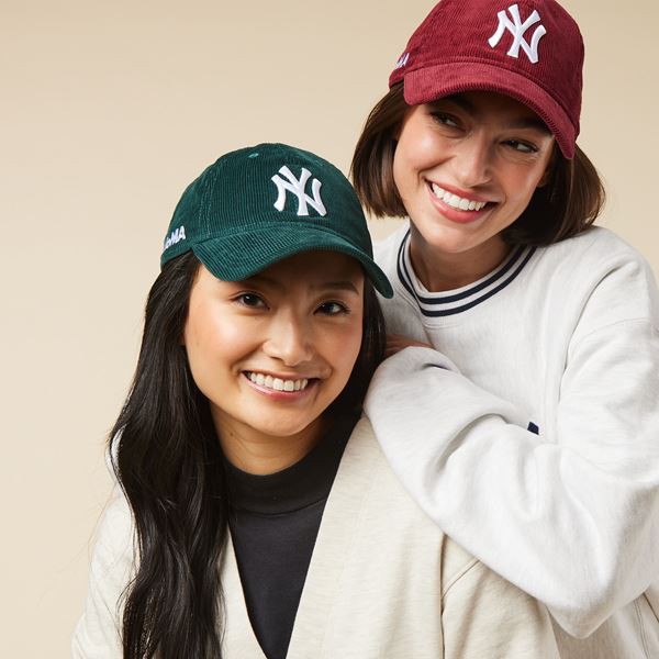MoMA Design Storeで大人気の「MoMA NY ヤンキースキャップ」に秋の新