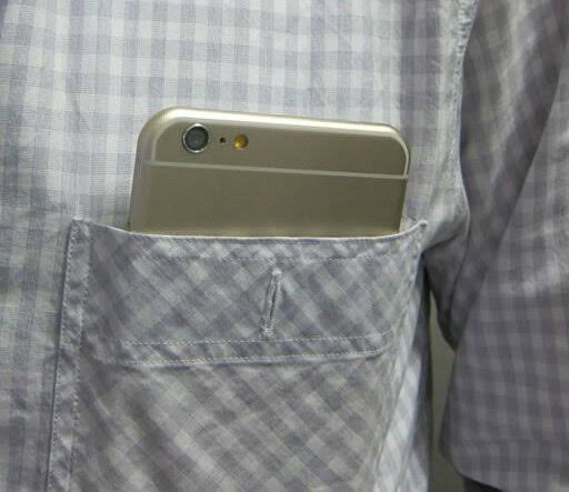 画像 胸ポケットにスマホを入れるスタイルがオジサン達の間で大流行 俺のゲーム速報