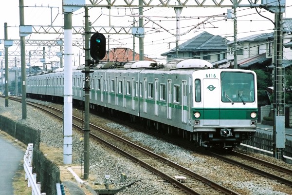 東京メトロ6000系に唯一残っていた側面帯プレート車 : Odapedia ～小田急のファンブログ～