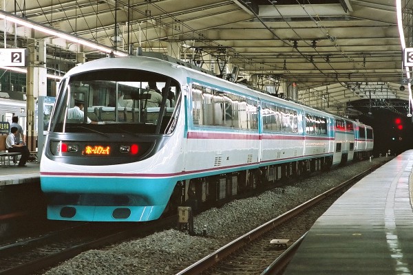 前面展望席がなくなった小田急のRSEにはどんな配慮がされていたのか