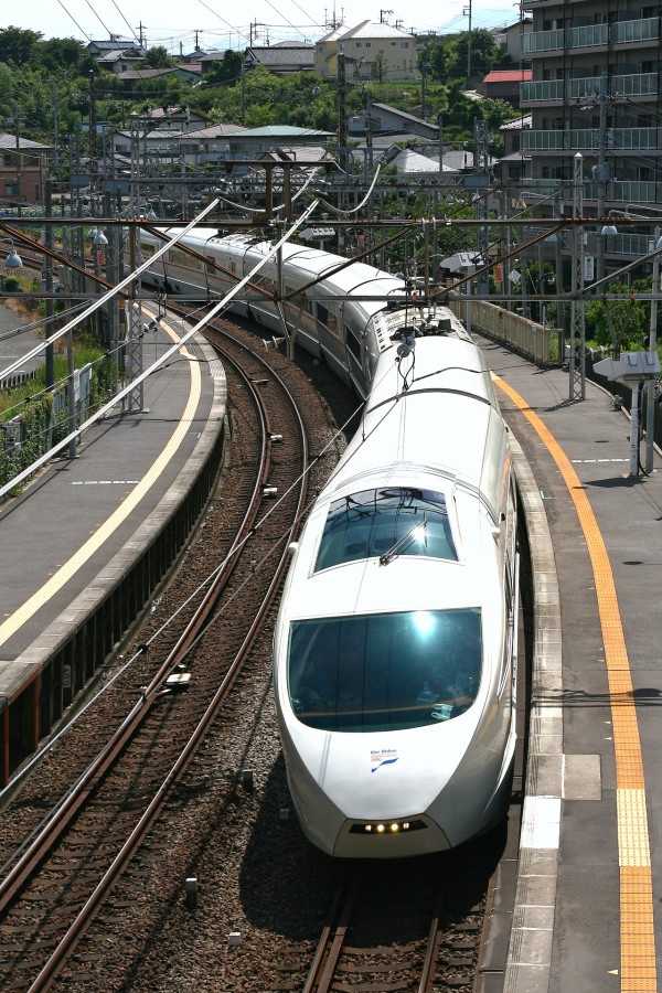 小田急の鶴巻温泉駅はなぜ過去に3回もの駅名変更を行ったのか