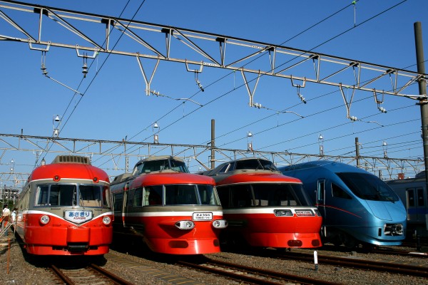 小田急 ロマンスカー 7000形LSE (復活旧塗装・ブランドマーク付