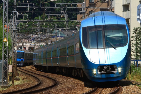 小田急で展望席がある10両のロマンスカーが登場する可能性を考える