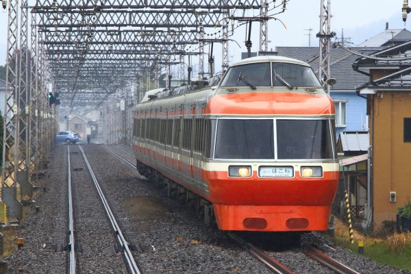 展望席の乗客を守るために小田急ロマンスカーに搭載された装置とは