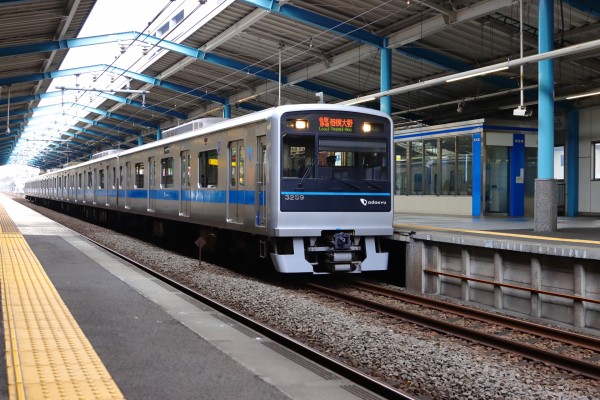 小田急電鉄　鉄道部品　LED 小田急電鉄8000形/2000形 フルカラーLED行先表示 : 緑石英の礬素