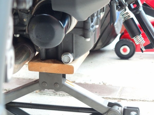 一番売れ筋のバイクリフト バイクジャッキ スタンド 耐荷重500kg を購入した バイクと中国旅行のメモ書き