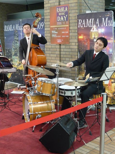 早稲田大学 ハイ・ソサエティ・オーケストラ : 温泉人(おふろ