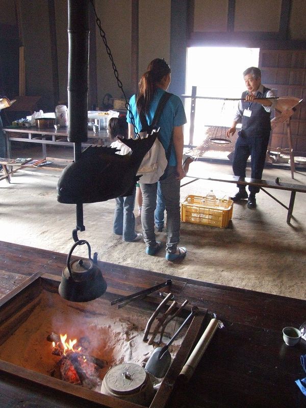 囲炉裏端（いろりばた）：難波田城公園にて : 温泉人(おふろうど)ライフ