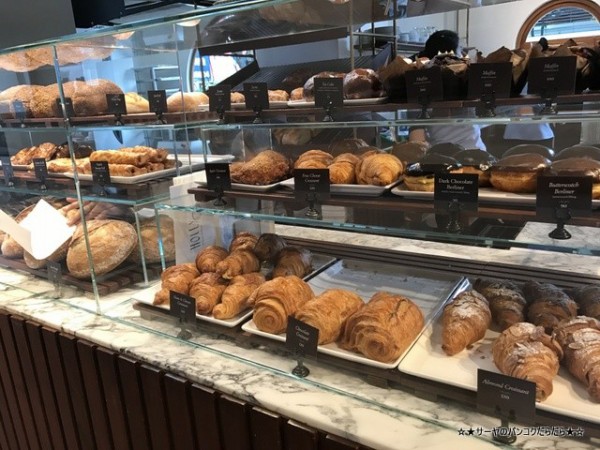 カ ダッカに本店があるベーカリーカフェ ホーリー アルティザン ベーカリー Holey Artisan Bakery At Sukhumvit Soi31 サーヤのバンコクだらだら日記 Powered By ライブドアブログ