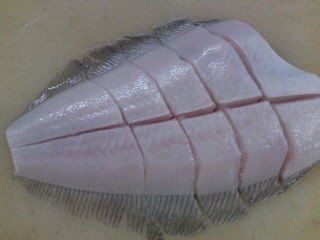 カレイの切り方 塩焼き 煮付け 簡単 魚の美味しいさばき方