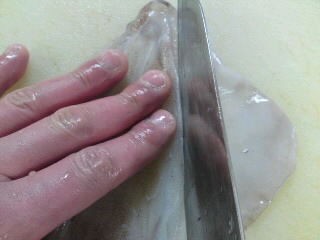 ヤリイカ 耳の皮の剥き方 簡単 魚の美味しいさばき方