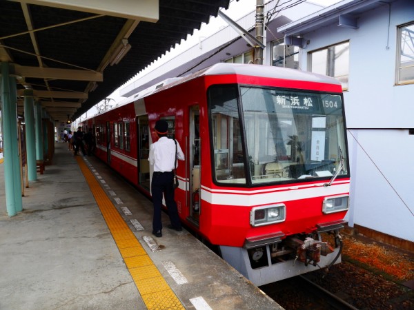 赤い電車に 遠州鉄道 乗り鉄旅 白い帯 Ohanefu Blog Snap Photo