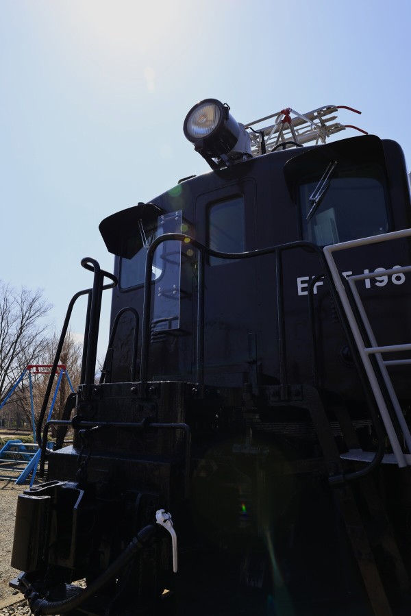 韮崎中央公園のEF15 198 ～保存機めぐりは【晴れ漢】に任せとけ