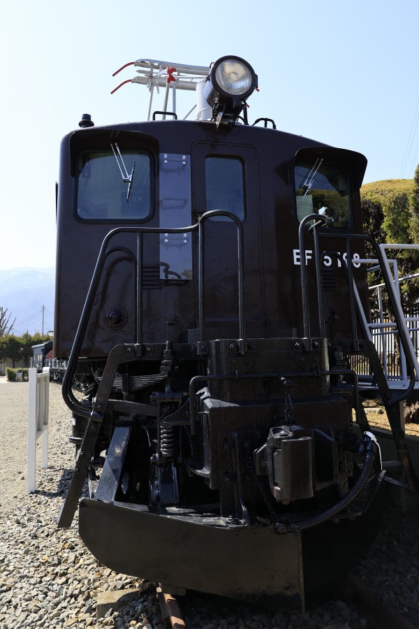 韮崎中央公園のEF15 198 ～保存機めぐりは【晴れ漢】に任せとけ