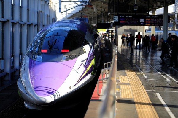 エヴァンゲリオン新幹線 ５００ Type Eva リフトオフ Ohanefu Blog Snap Photo