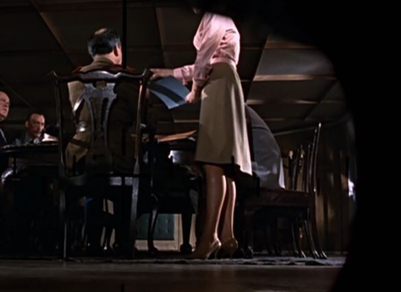 007シリーズのお約束⑯】ふくらはぎフェティシズムについて真面目に