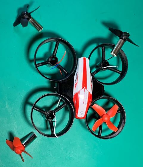 ドローンモータリード断線の修理 : 大分おもちゃ病院のブログ